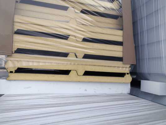 Kualitas  Fire Resistance Class B1 PIR Roof Panels with Customizable Length Up To 11960 Meters and Thermal Conductivity ≤0.02W/m·K pabrik