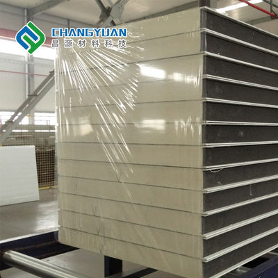 Polyurethane Cold Storage Sandwich Panel Insulasi Suara 200kpa