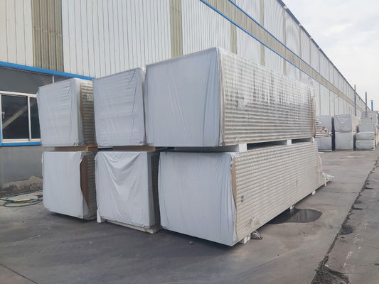Panel PU ruang dingin berkinerja tinggi dengan lebar 930-1130mm Waterproof