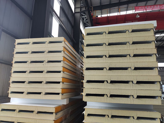 Isolasi Waterproof PU Roof Sandwich Panel Berbagai ketebalan