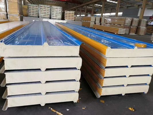 Fire Retardant Lightweight Waterproof PU Sandwich Panel untuk atap