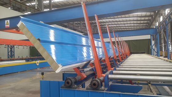 Panel atap sandwich warna yang dapat disesuaikan dengan isolasi suara