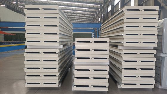 Fireproof / Waterproof 1000mm PU Glass Wool Sandwich Panel atap