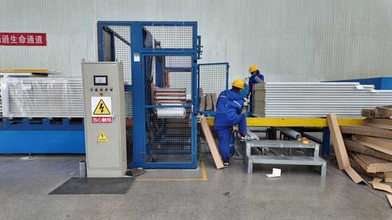 Color Coated Stainless Steel Board / Cement Mortar Cloth Surface Polyurethane Sandwich Wall Panel Untuk penggunaan serbaguna