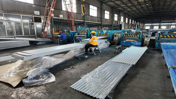 Panel logam yang dipencet tahan api tinggi Harga terjangkau untuk permukaan ringan