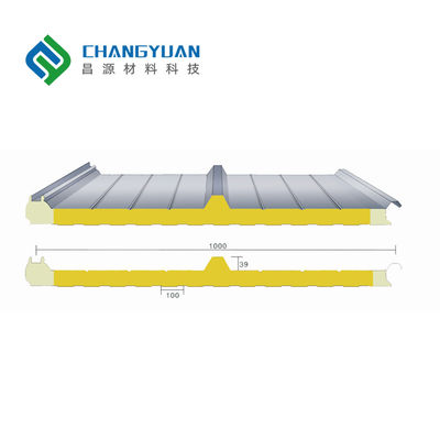 Panel atap terisolasi poliuretan Kombinasi sempurna kekuatan dan isolasi