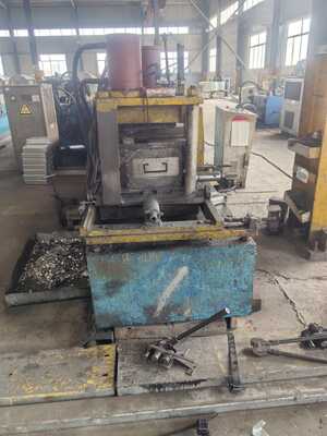 Purlin Logam Galvanis Celup Panas dengan Panjang yang Dapat Disesuaikan dan Lapisan Zn 40-275g untuk Daya Tahan Unggul