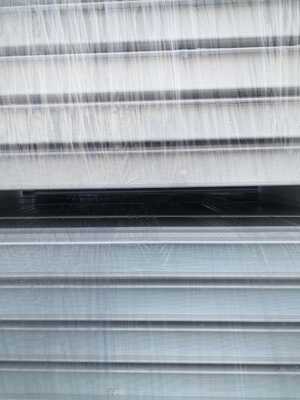 Panel sandwich poliuretan dengan konduktivitas termal ≤ 0,020W/m*K, rating tahan api B, dan ketebalan yang dapat disesuaikan 50-200mm